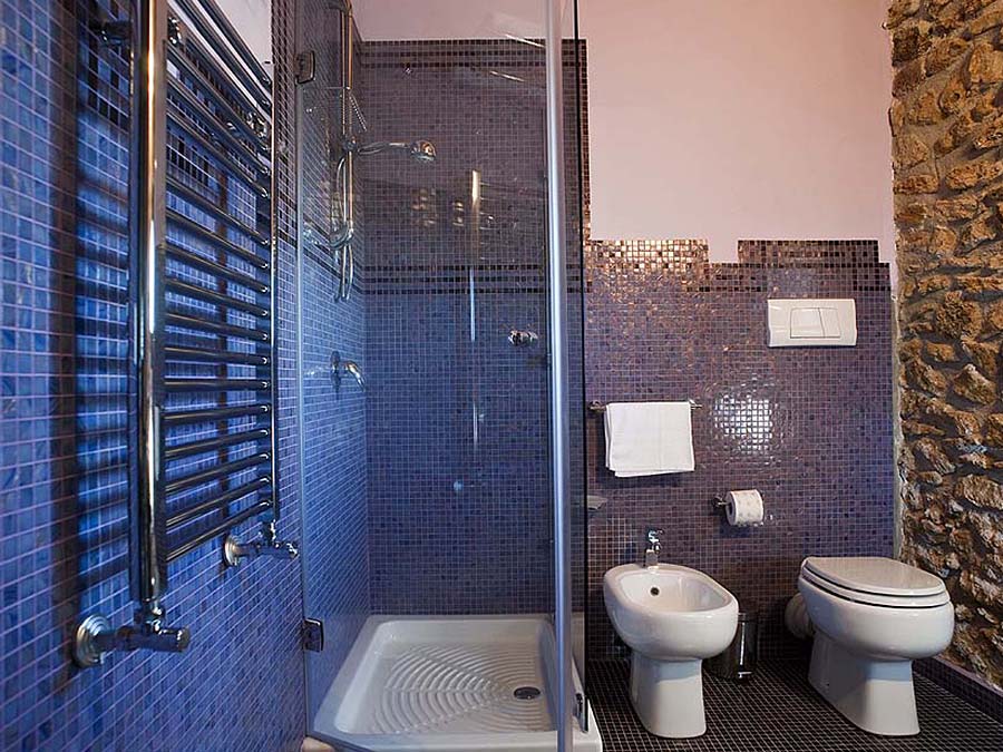 De tweede badkamer in Appartamento Carolea