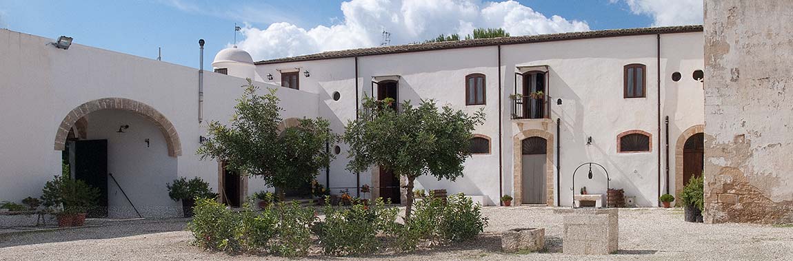 The courtyard of the Masseria Mirabile